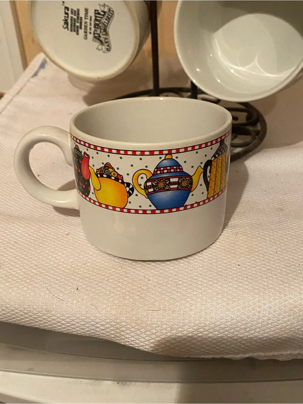 Vintage Sakura White Mugs teapot design by Mary Englehart